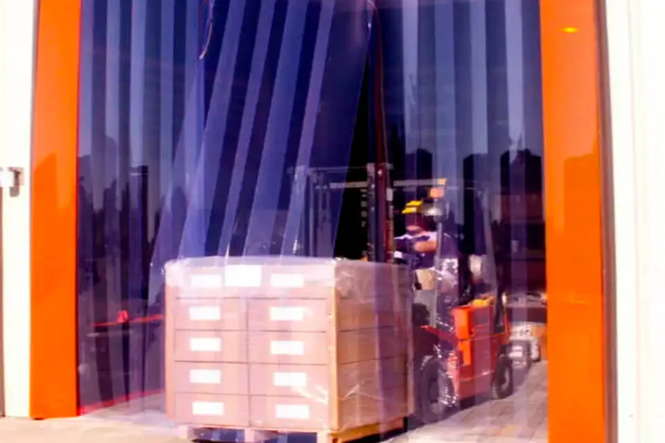 Завеса ПВХ морозостойкая 400, цветная, гладкая