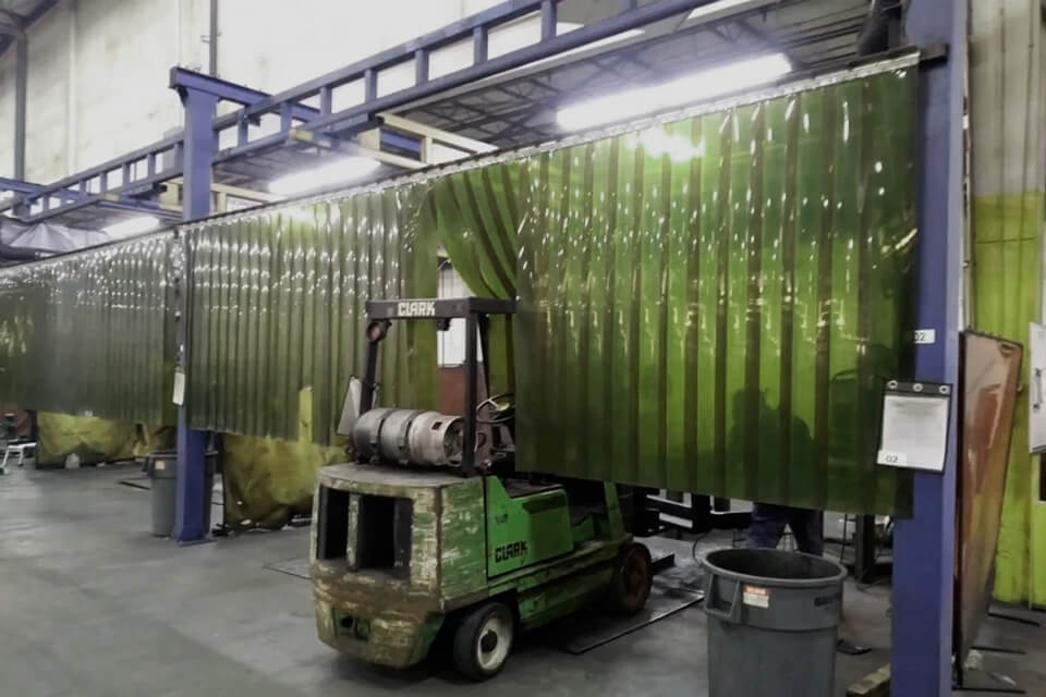 Защитные шторы ПВХ для сварочных зон