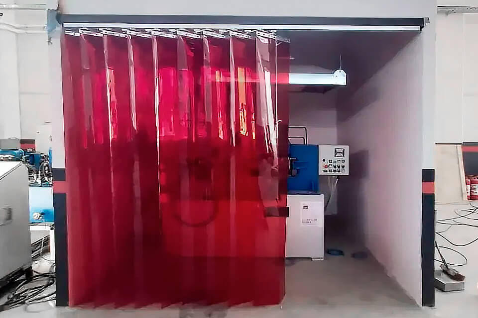 Использование раздвижных систем в производственных ограждениях